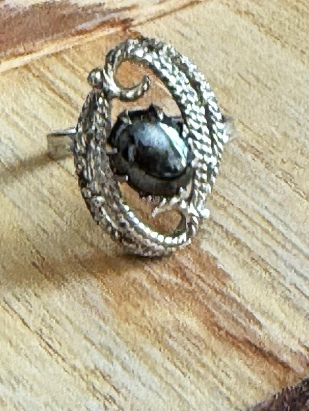 Vintage 1971 Sarah Coventry Ebb Tide Hematite Cabochon Ring Adjustable Signed - Picture 9 of 11